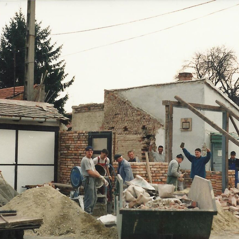 1996. szertár építés